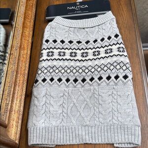 Nautica Pet knit Sweater in Gray and Black Cable Pattern. Size M.